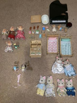 Sylvanian Families Bedroom Furniture With Table,  Bath,  Antique Grand Piano And.