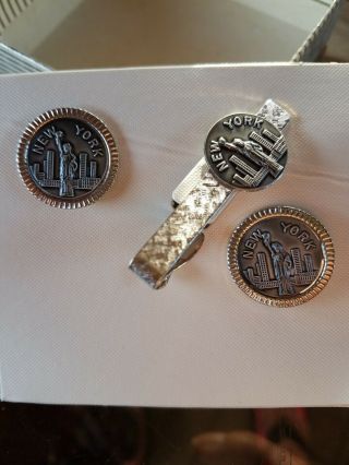 Vintage York Cufflinks Set with Matching Tie Clip Bar,  Statue of Liberty 5