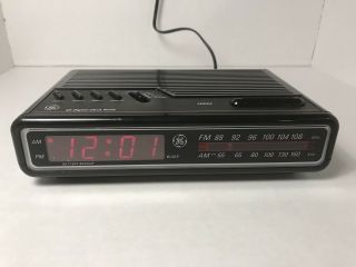 Vintage Ge General Electric Digital Alarm Clock Am/fm Radio Model 7 - 4614a