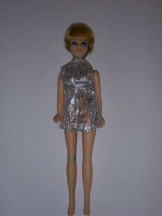 Vintage Topper Dawn And Friends 6 " Doll And Silver Dress,  100