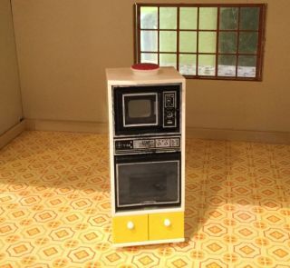 Tomy Smaller Homes Dollhouse Furniture - Kitchen Oven Microwave And Pie