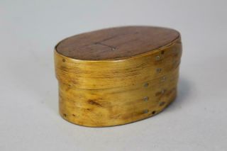 RARE 19TH C MINIATURE ALFRED,  MAINE SHAKER OVAL STORAGE BOX WITH UNUSUAL FINGERS 3