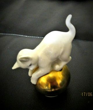 Antique Rosenthal Germany White Cat On Gold Ball Figurine 3 3/4 " Tall Marked