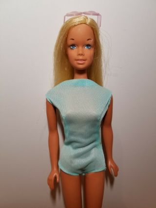 Vintage 1971 Mattel Malibu Barbie Doll Blue Swimsuit Glasses Goggles 2