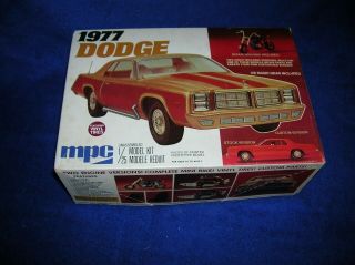 Vintage Mpc 1977 Dodge Monaco 1/25 Scale Model Kit 1 - 7726