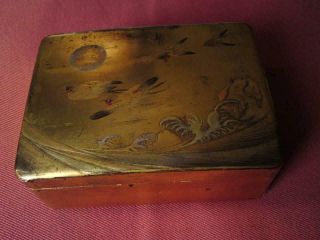 Antique Japanese Meiji Gold Lacquer Box Swallow Birds Moon above Sea wave Signed 2