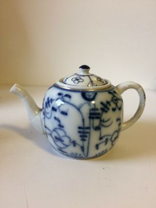 Vintage Chinese Blue& White Porcelain Hand Painted Little Tea Pot