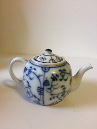 Vintage Chinese Blue& White Porcelain Hand Painted Little Tea Pot 3