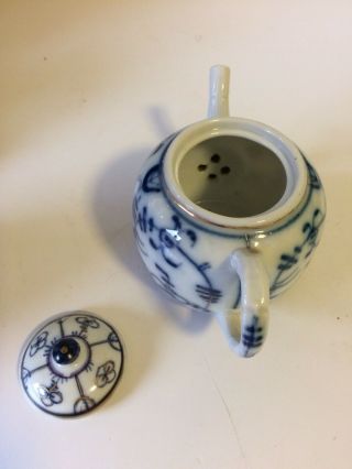 Vintage Chinese Blue& White Porcelain Hand Painted Little Tea Pot 5