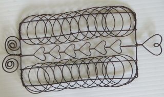 Folky Old Metal Wire Rack With Heart Designs