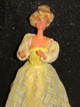 Vintage PRETTY CHANGES Barbie Doll 2598 With Outfit 1978 GUC 2