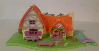 Vintage 1995 Polly Pocket Bluebird Disney Snow White & 7 Dwarfs House Lighted