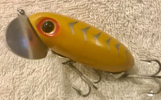 Fishing Lure Fred Arbogast 3/8oz Jitterbug Yellow Herringbone Tackle Box Bait 3