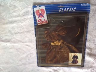 Stunning Hard To Find Vintage Pedigree Sindy 43024 Classic 1984 Outfit Dress Moc