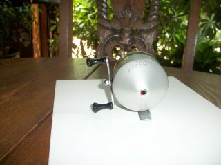Sweet Vintage Zebco Zero Hour Bomb Spin Cast Reel Collector Quality Red Spinner