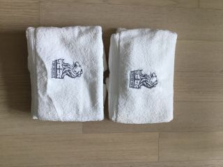 2 Vintage 1999ish Ritz - Carlton White Bath Towel With Embroidered Emblem 28x48