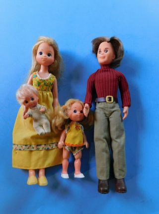 Vintage 1977 Sunshine 4 Pc Family Steve Stephie Sister & Baby Dressed Dolls