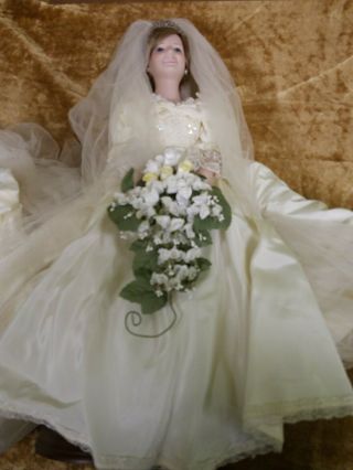 Princess Diana Doll Porcelain Wedding/bride Doll Vintage Danbury With Stand