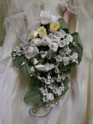 Princess Diana Doll Porcelain Wedding/Bride Doll Vintage Danbury With Stand 3