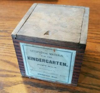 Antique 1880 - 1900 Milton Bradley Kindergarten Gift No.  6 Finger Joint Wood Box