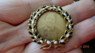 Antique Victorian Enameled Wreath Photo Mourning Brooch Pin 2