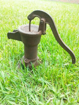 Antique Water Well Pump Cast Iron Wl Davey Pump Corp Rockford Il/2a Decoration