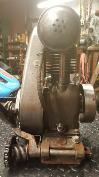 Antique Briggs & Stratton Model FH Hit & Miss Motor Engine 7