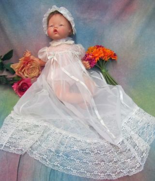 VINTAGE 1950 ' s baby DOLL dress PEIGNOIR negligee CHRISTENING GOWN nylon LACE 2