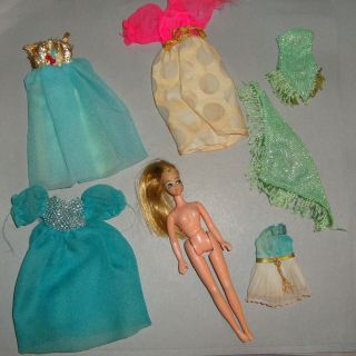 Vintage Dawn Doll with Gowns Dresses and Case 5