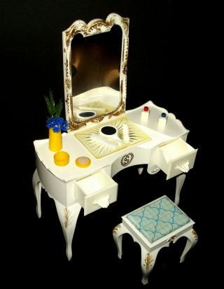 Vintage Pedigree Sindy Dressing Table And Stool With Accessories Boxed