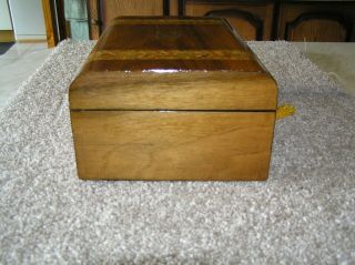 ANTIQUE VICTORIAN WALNUT JEWELLERY/TRINKET BOX WITH TUNBRIDGE BANDS,  LOCK & KEY. 4