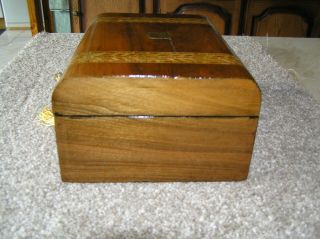 ANTIQUE VICTORIAN WALNUT JEWELLERY/TRINKET BOX WITH TUNBRIDGE BANDS,  LOCK & KEY. 6