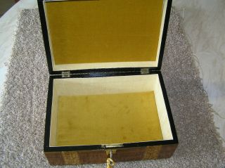 ANTIQUE VICTORIAN WALNUT JEWELLERY/TRINKET BOX WITH TUNBRIDGE BANDS,  LOCK & KEY. 7