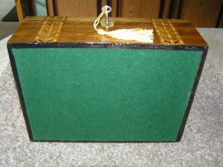 ANTIQUE VICTORIAN WALNUT JEWELLERY/TRINKET BOX WITH TUNBRIDGE BANDS,  LOCK & KEY. 8