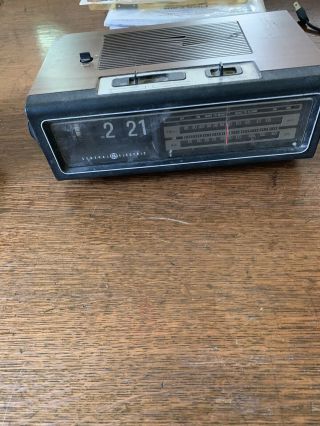 Vintage General Electric Flip Number Alarm Clock Am/fm Radio - Model 7 - 4310