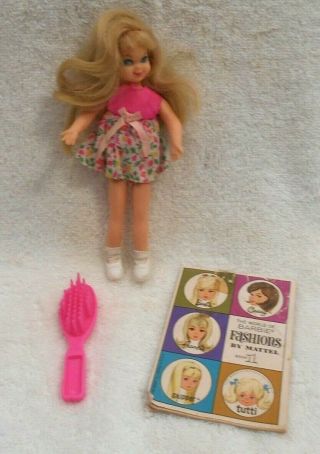 Vntg 1965 Tutti Doll & Booklet W/tagorg.  Dress Blnd.  Hair W/brush (barbie Family)