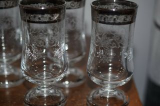 A FINE ANTIQUE SILVER RIMMED SHOT GLASSES 3