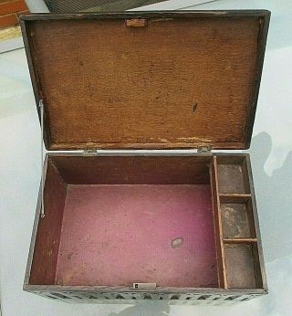 ANTIQUE VICTORIAN OAK OBLONG BOX WITH INLAY AND SOME SMALL COMPARTMENTS INSIDE 5