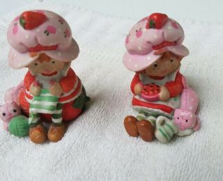 2 Vintage Strawberry Shortcake Figurine Statues 1980 