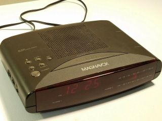 Vintage Magnavox AJ 3240/17 - AM/FM Dual Alarm Clock Radio 3