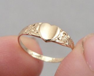 Antique Victorian 10K Yellow GOLD BABY RING Childs Heart Signet 0.  5 Grams Size 2 6