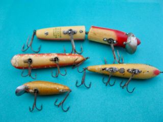 4 VINTAGE CLASSIC HEDDON WOOD GLASS EYES LURES - WELL FISHED 7