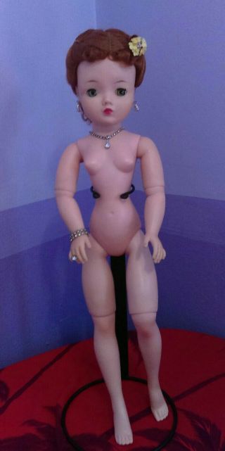 Vintage Authentic Madame Alexander Cissy Doll 1955 6