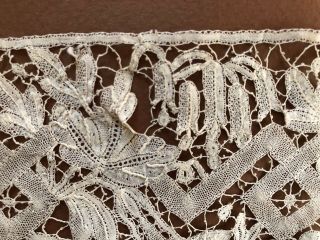 Fine 19th C.  Bruges Duchesse fuchsia and bellflower bobbin lace edging COSTUME 7