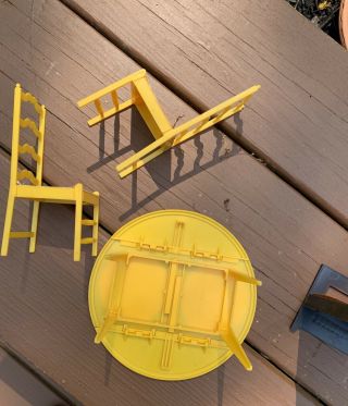 VINTAGE MATTEL BARBIE DOLL HOUSE FURNITURE 70s YELLOW FOLDING LEAF TABLE &Chairs 3