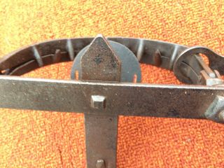 Newhouse 3 1/2 Oneida vintage ANTIQUE TRAP 3 6