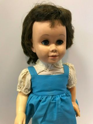Vintage 1960 ' s Chatty Cathy Doll With Extra Clothing 2