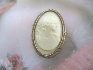 Antique Vintage Cameo Brooch Pin In Old Gold Frame