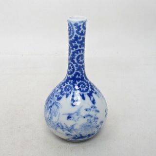 A316: Japanese Small Bud Vase Of Old Imari Porcelain With Good Tone And Painting