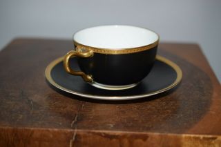 A FINE ANTIQUE WEDGWOOD TEA CUP & SAUCER 4